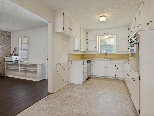 1121  Billie Ruth Lane , Hurst Texas 76053