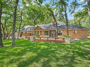 2335  Los Robles Street , Grapevine Texas 76051