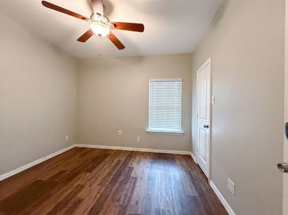 619 E Arlington Avenue , Fort Worth Texas 76104