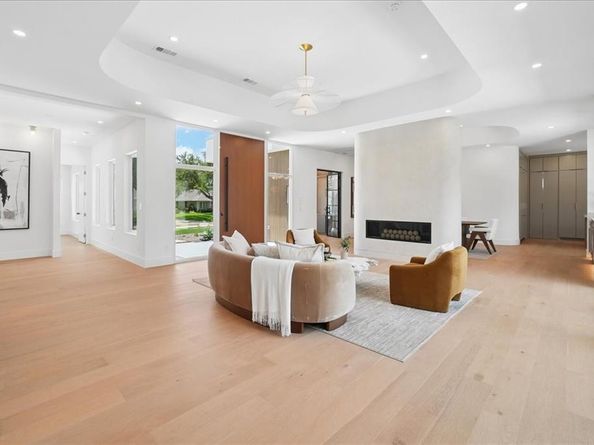 3239  Whitehall Drive , Dallas Texas 75229