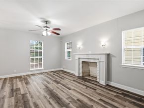 227 S Hampton Road , Dallas Texas 75208