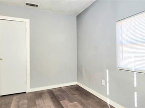8525  Oak Haven Lane , Dallas Texas 75217
