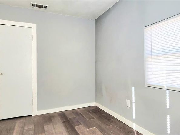 8525  Oak Haven Lane , Dallas Texas 75217
