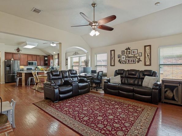 2847  Tranquilo  , Grand Prairie Texas 75054
