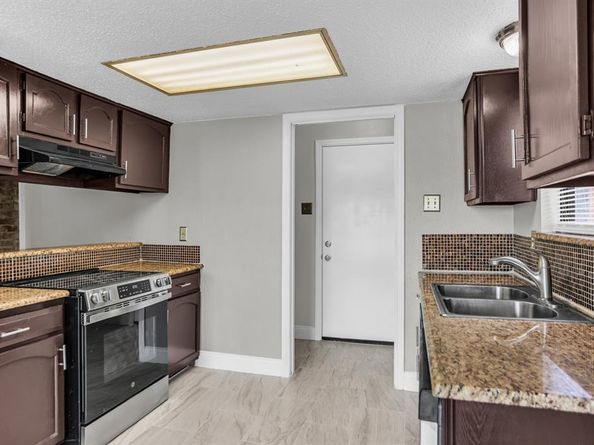 1125  Pleasant Valley Road , Garland Texas 75040