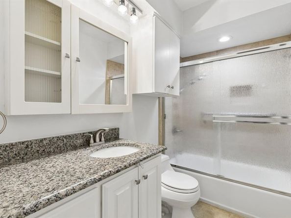 10021  Regal Park Lane  108, Dallas Texas 75230