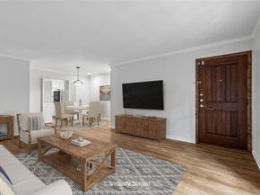 10021  Regal Park Lane  108, Dallas Texas 75230