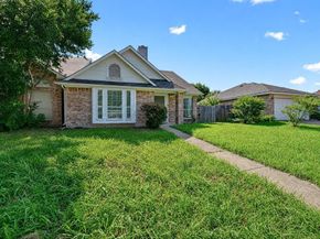 6611  Olivewood Drive , Arlington Texas 76001