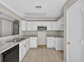 6611  Olivewood Drive , Arlington Texas 76001