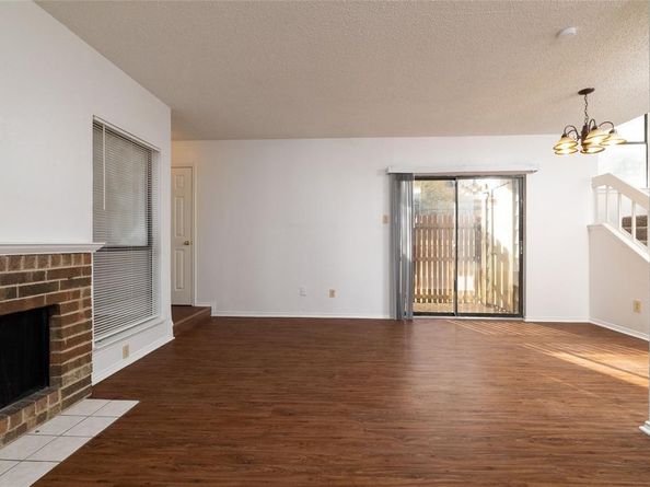 2104  Park Willow Lane  A, Arlington Texas 76011