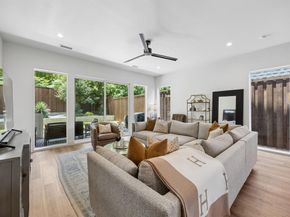 818  Muncie Avenue , Dallas Texas 75212