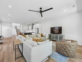 818  Muncie Avenue , Dallas Texas 75212