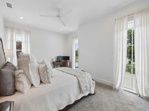 818  Muncie Avenue , Dallas Texas 75212