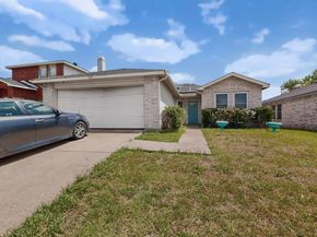 212  Crystalwood Drive , Mesquite Texas 75149