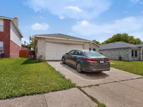 212  Crystalwood Drive , Mesquite Texas 75149