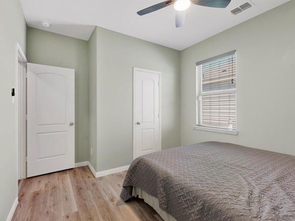 1423  Barrel Drive , Dallas Texas 75253