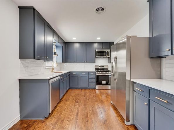 2523  San Medina Avenue , Dallas Texas 75228