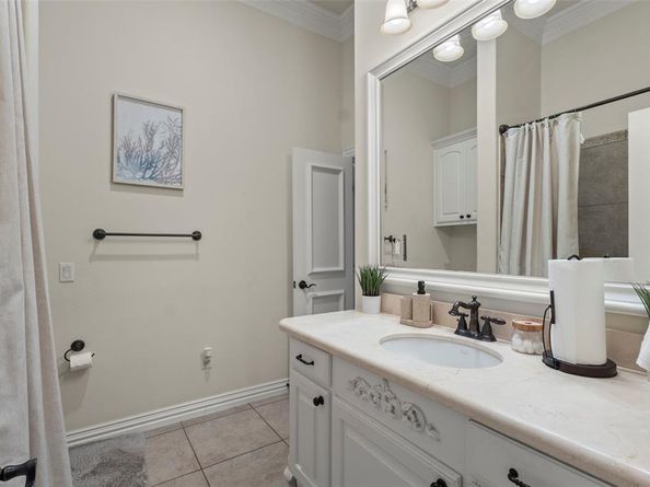 612  Rockingham Drive , Irving Texas 75063