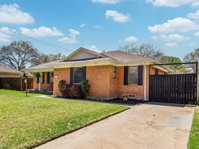5811  Clendenin Avenue , Dallas Texas 75228