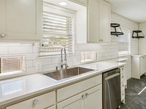 5811  Clendenin Avenue , Dallas Texas 75228