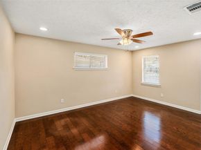 5811  Clendenin Avenue , Dallas Texas 75228