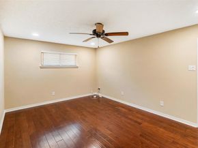 5811  Clendenin Avenue , Dallas Texas 75228