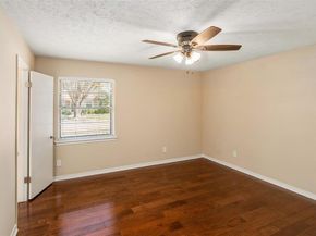 5811  Clendenin Avenue , Dallas Texas 75228