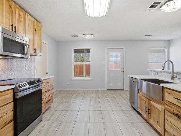 1001  Scenic Drive , Justin Texas 76247