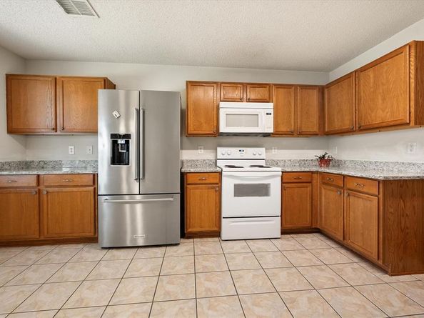 2139  Hacienda Court , Grand Prairie Texas 75052