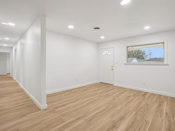 5905  Walraven Circle , Fort Worth Texas 76133