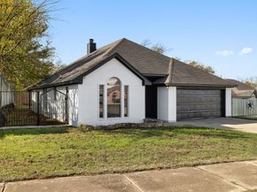 309  Dupont Circle , Fort Worth Texas 76134