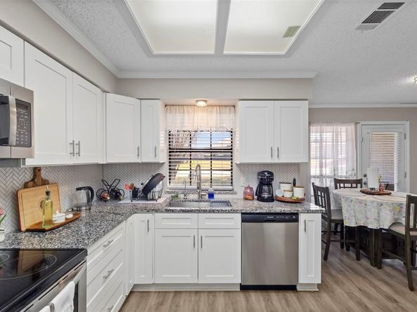 1507  Sugar Creek Drive , Carrollton Texas 75007