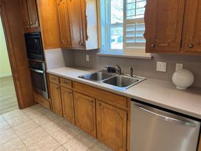 6025  Wrigley Way , Fort Worth Texas 76133