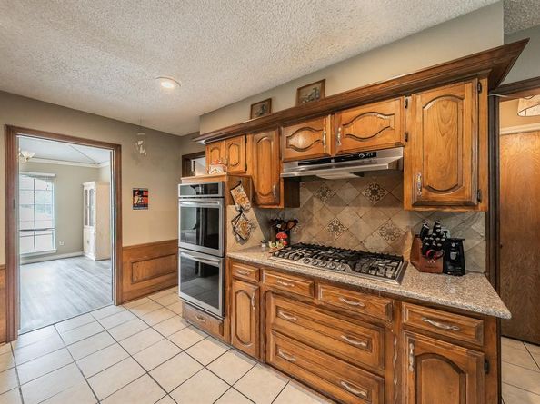 3814  Larkin Lane , Garland Texas 75043