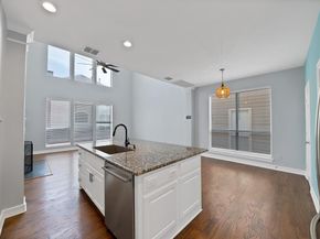 1015 W Bluff Street , Fort Worth Texas 76102