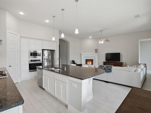 1429  Eclipse Road , Aubrey Texas 76227
