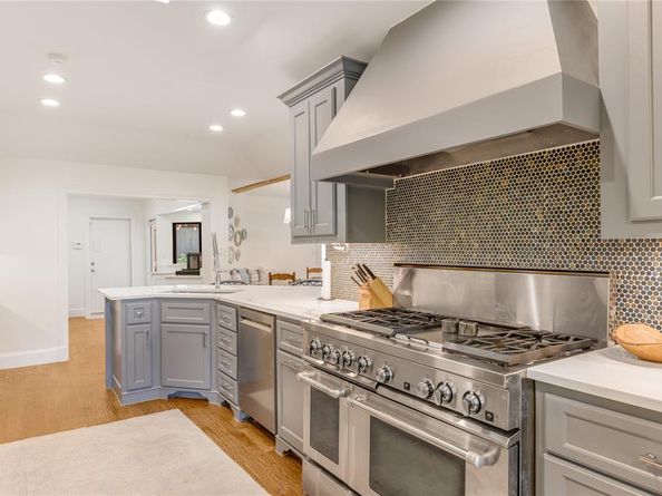 9148  Clearlake Drive , Dallas Texas 75225