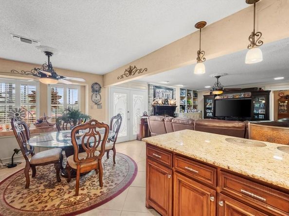 1005  Acorn Court , Arlington Texas 76012