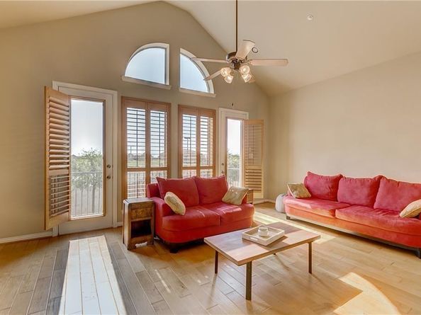 8728  Iron Horse Drive , Irving Texas 75063