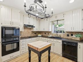4306  Essex Court , Arlington Texas 76016