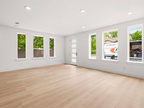 413 N Patton Avenue , Dallas Texas 75203