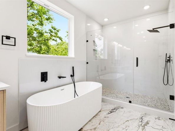 413 N Patton Avenue , Dallas Texas 75203