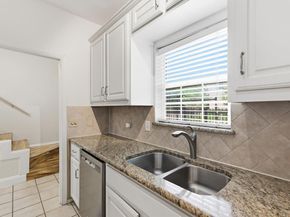2727  Shelby Avenue  D, Dallas Texas 75219