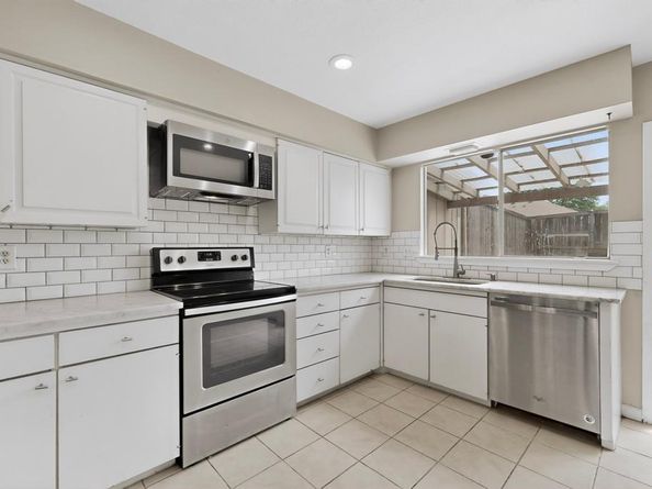 11940  Leisure Drive , Dallas Texas 75243