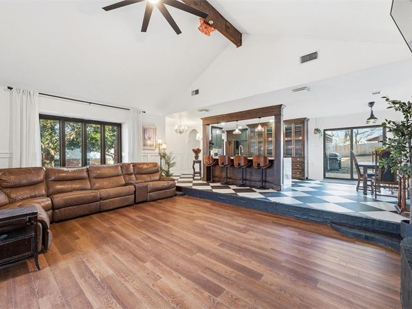 240  Timberlake  , Azle Texas 76020