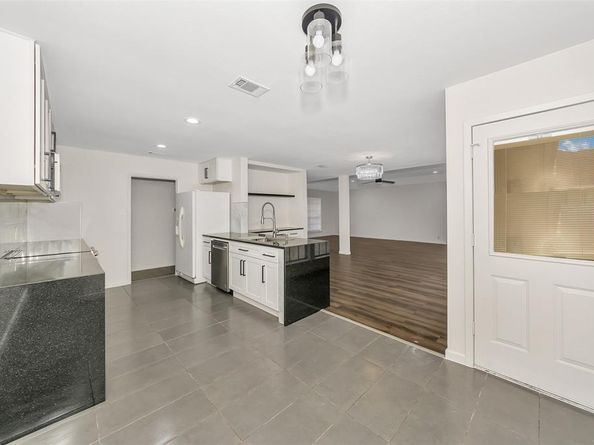 1105  Tulane Drive , Arlington Texas 76012