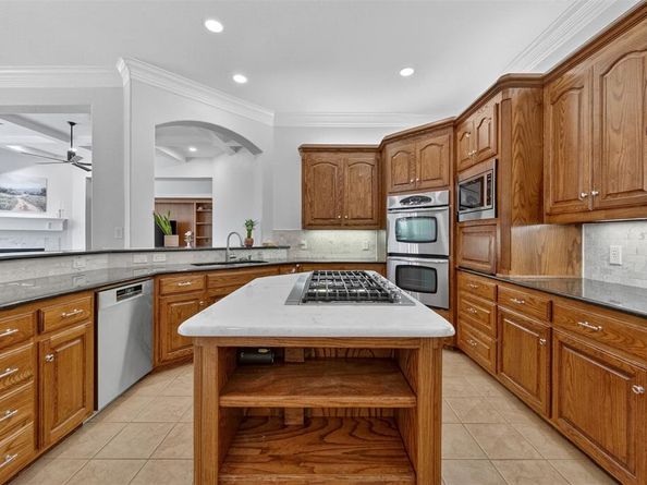 2007  Manor Way Drive , Mansfield Texas 76063