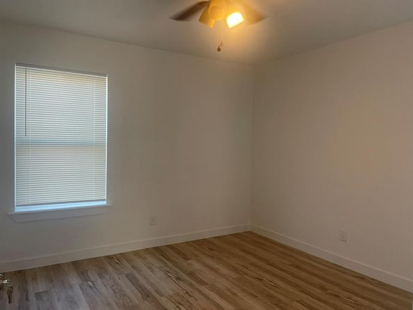 2512 E Overton Road , Dallas Texas 75216
