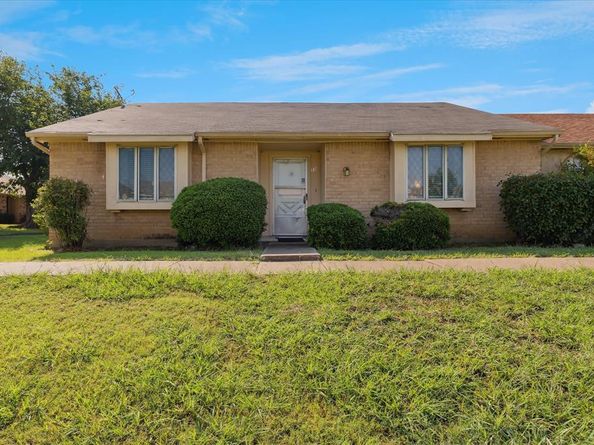 11 E Townhouse Lane  26, Grand Prairie Texas 75052