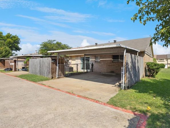 11 E Townhouse Lane  26, Grand Prairie Texas 75052